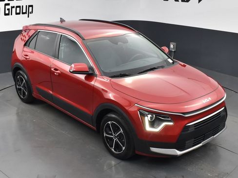 Used 2025 Kia Niro EX FWD image 15