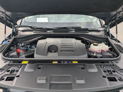 New 2025 Land Rover Range Rover Sport SE image 31