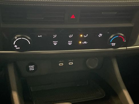 Used 2024 Nissan Rogue S image 18