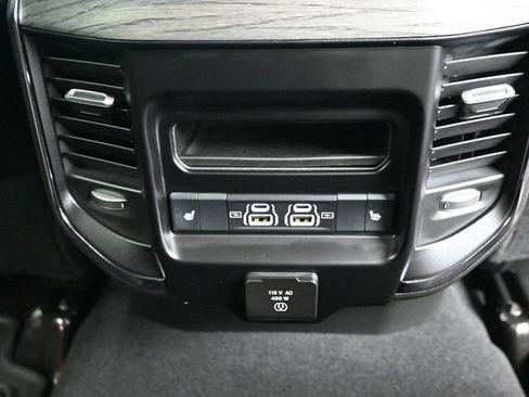 Used 2025 RAM 3500 Limited AWD/4WD image 15