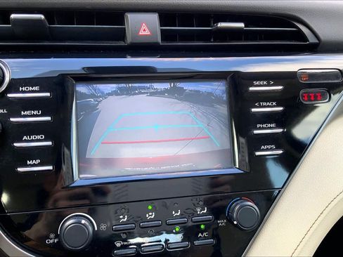 Used 2019 Toyota Camry LE image 28