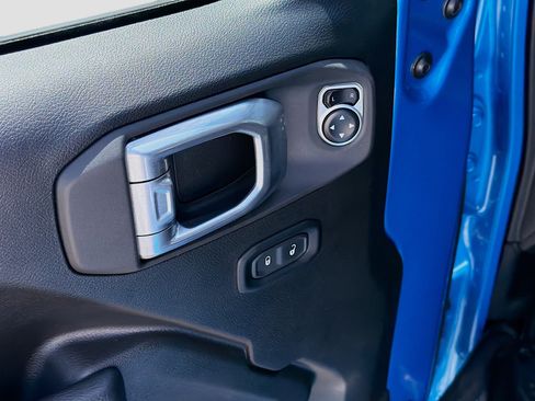 Used 2024 Jeep Wrangler Willys AWD/4WD image 22