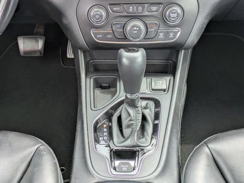Certified 2021 Jeep Cherokee Latitude Plus FWD image 15