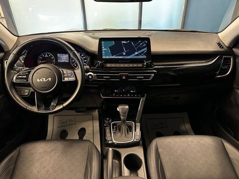 Used 2023 Kia Seltos EX image 9