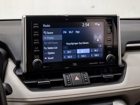 Used 2019 Toyota RAV4 XLE Premium w/ Advanced Technology Package FWD image 16