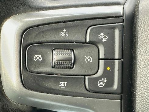 Used 2025 Chevrolet Silverado 1500 LT AWD/4WD image 18