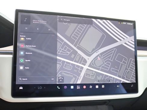 Used 2022 Tesla Model X AWD/4WD image 17