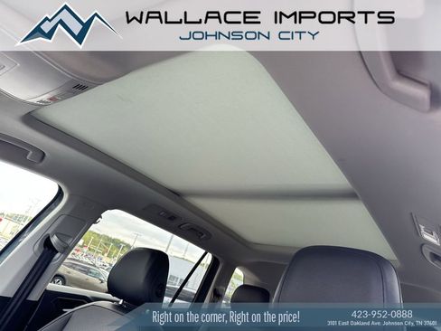 Used 2020 Volkswagen Tiguan SE w/ Panoramic Sunroof Package AWD/4WD image 15