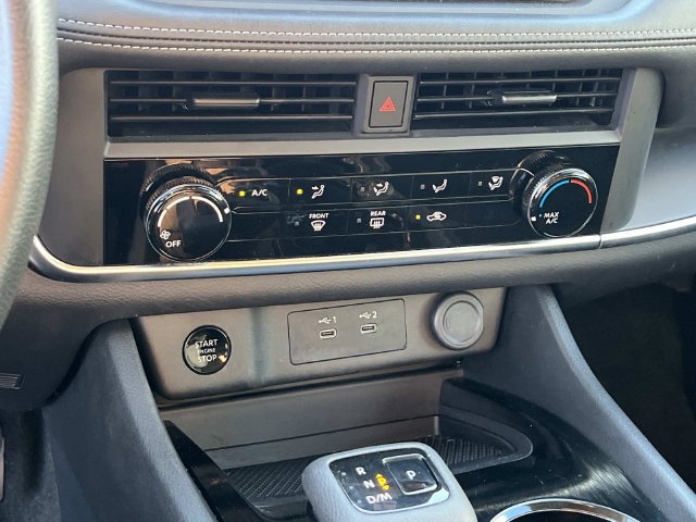 Used 2024 Nissan Rogue S FWD image 29