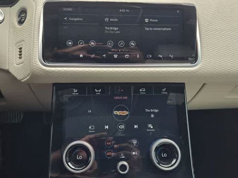 Used 2019 Land Rover Range Rover Velar R-Dynamic SE AWD/4WD image 16