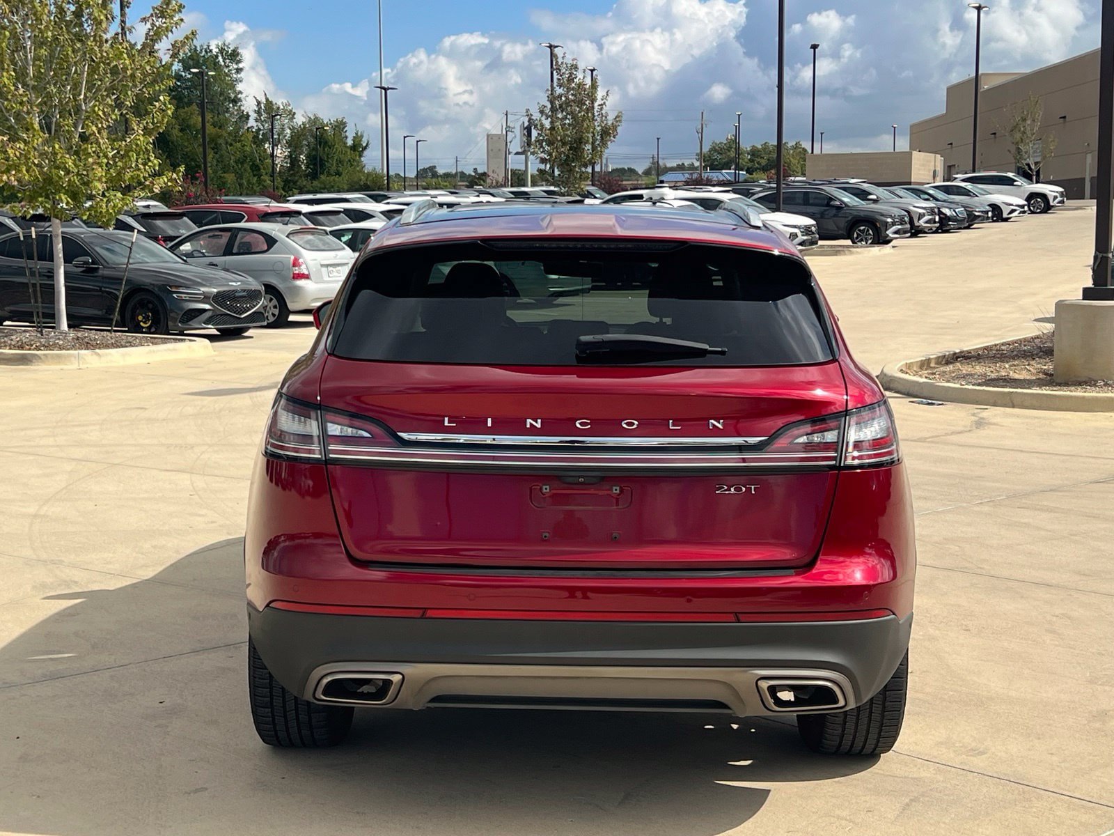 Used 2019 Lincoln Nautilus Reserve FWD image 11