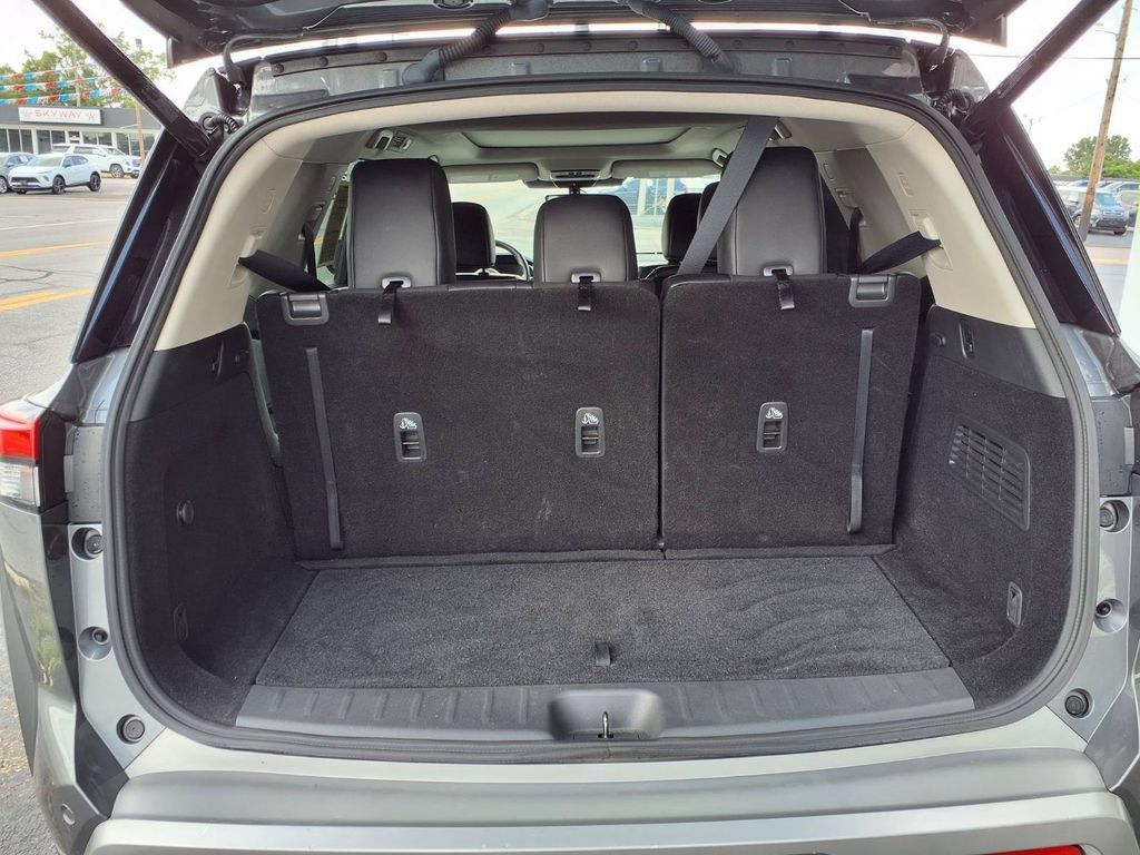 Used 2024 Nissan Pathfinder SL w/ SL Premium Package FWD image 23