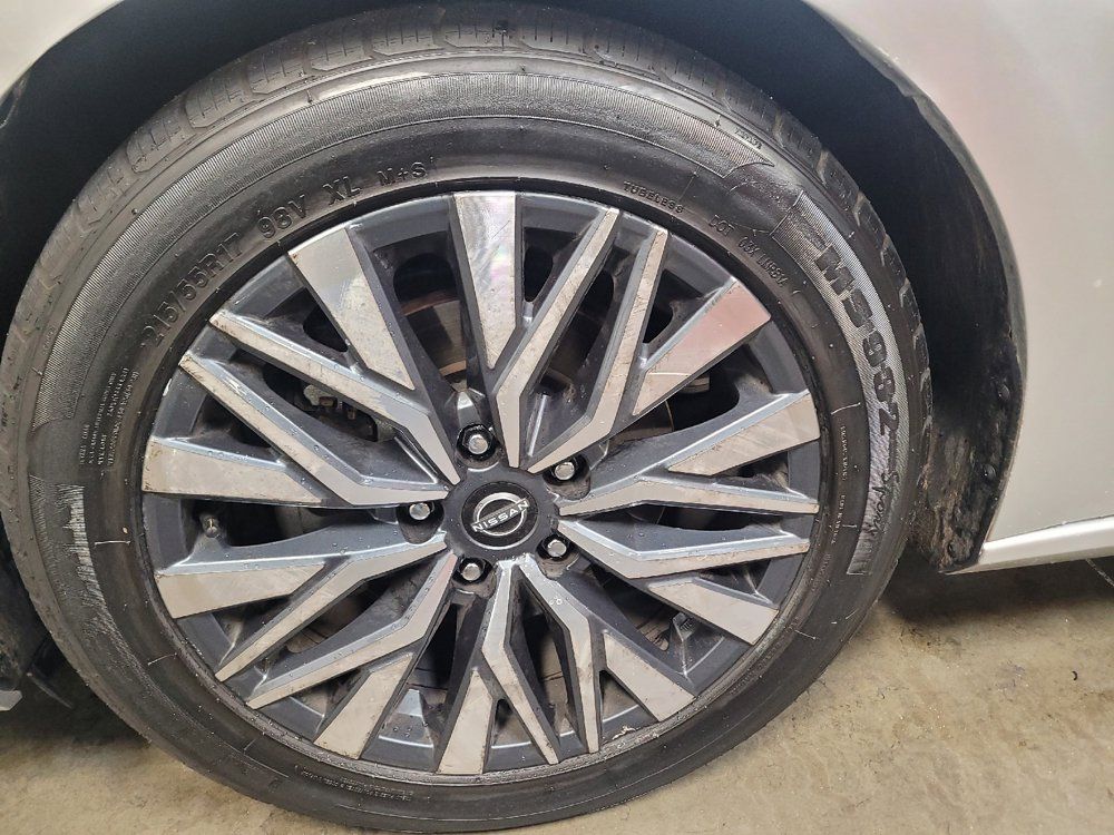 Used 2025 Nissan Altima 2.5 SV FWD image 31