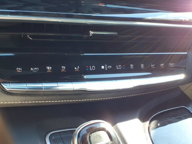 Used 2021 Cadillac Escalade Premium Luxury w/ LPO, Illumination Package AWD/4WD image 14