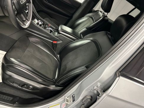 Used 2024 Jeep Grand Cherokee Altitude image 12