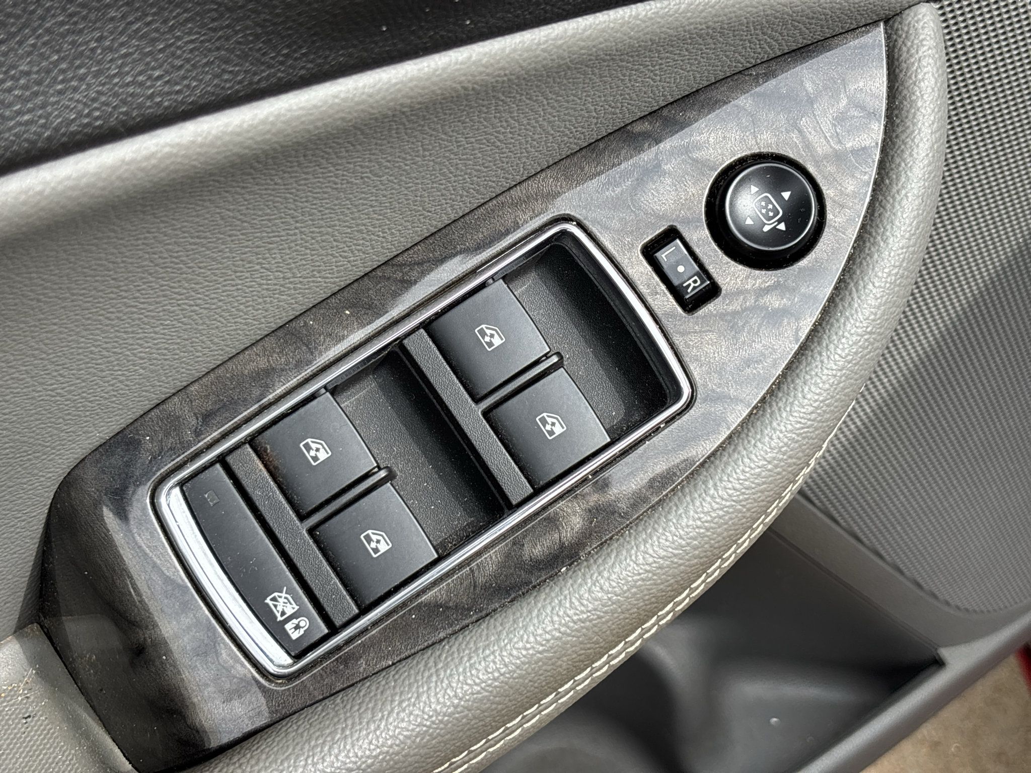 Used 2015 Chevrolet Impala LT w/ Convenience Package FWD image 14