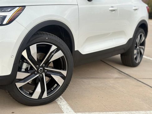 New 2026 Volvo XC40 B5 Ultra w/ Protection Package Premier AWD/4WD image 9