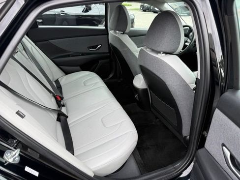 Used 2024 Hyundai Elantra Limited FWD image 28