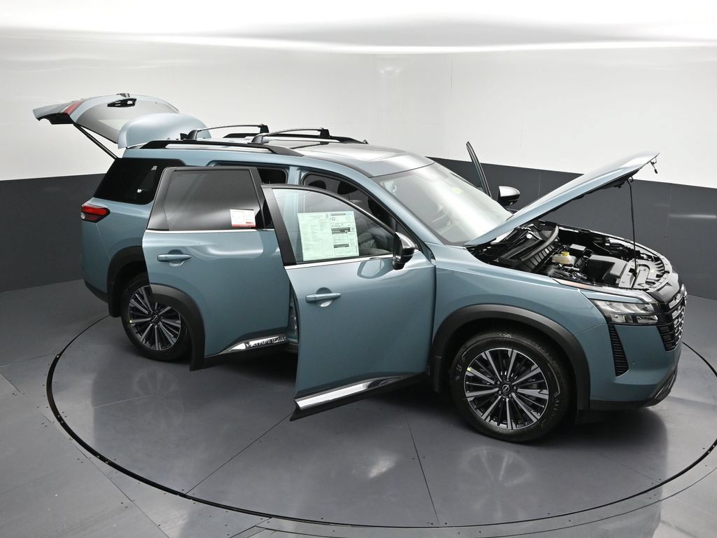 New 2026 Nissan Pathfinder Platinum w/ Accent Package AWD/4WD image 32