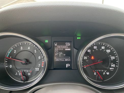 Used 2011 Jeep Grand Cherokee Laredo image 25