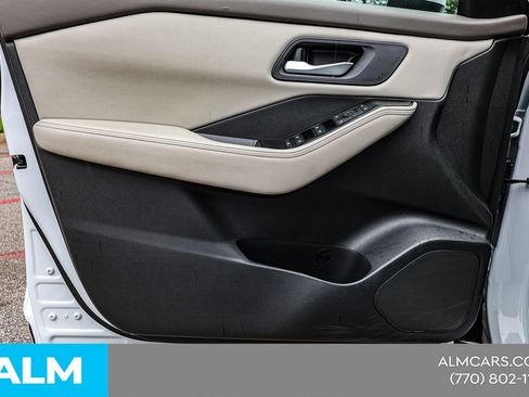 Used 2025 Nissan Rogue SV FWD image 39