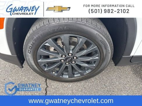 Used 2023 Chevrolet Traverse RS image 9