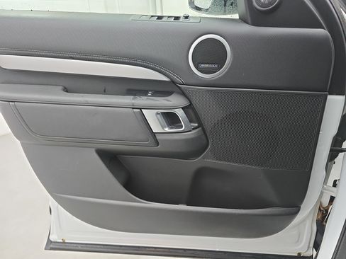 Used 2022 Land Rover Discovery S R-Dynamic image 27