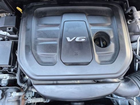 Used 2018 Jeep Grand Cherokee Altitude AWD/4WD image 23