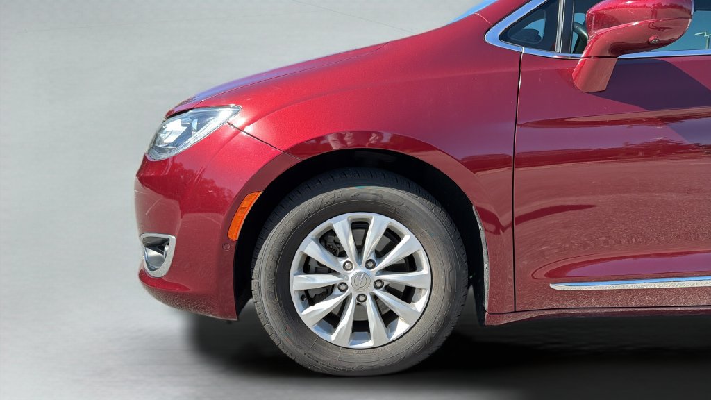 Used 2019 Chrysler Pacifica Touring-L w/ Advanced Safetytec Group FWD image 11