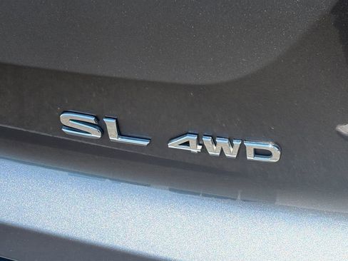 Used 2024 Nissan Pathfinder SL AWD/4WD image 9