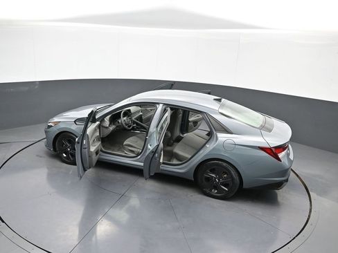 Certified 2022 Hyundai Elantra SEL w/ Cargo Package image 43