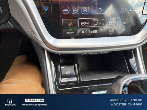 Used 2025 Subaru Outback Premium w/ Popular Package #1A image 22