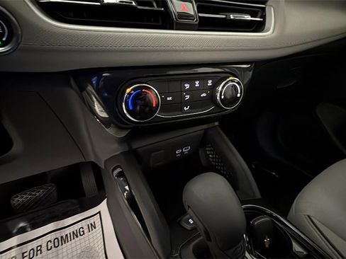 Certified 2024 Chevrolet TrailBlazer LT w/ Driver Confidence Package image 37