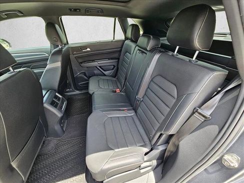 Used 2020 Volkswagen Atlas Cross Sport SEL Premium AWD/4WD image 18