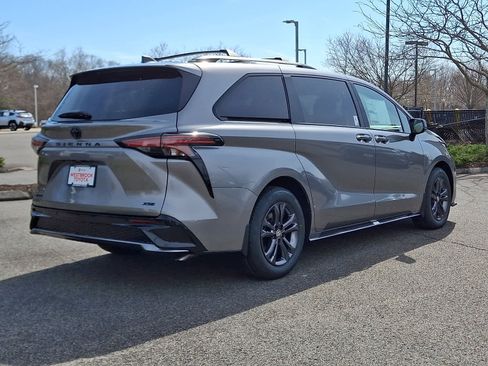 New 2026 Toyota Sienna XSE image 4