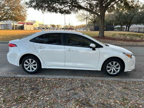 Certified 2025 Toyota Corolla LE image 6