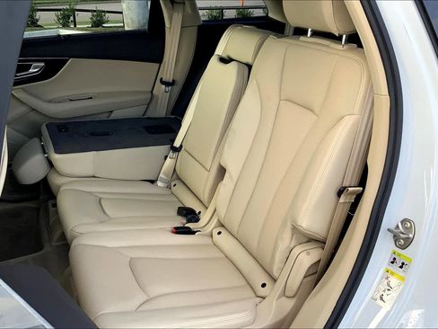 Used 2019 Audi Q7 3.0T Prestige w/ Prestige Package AWD/4WD image 19