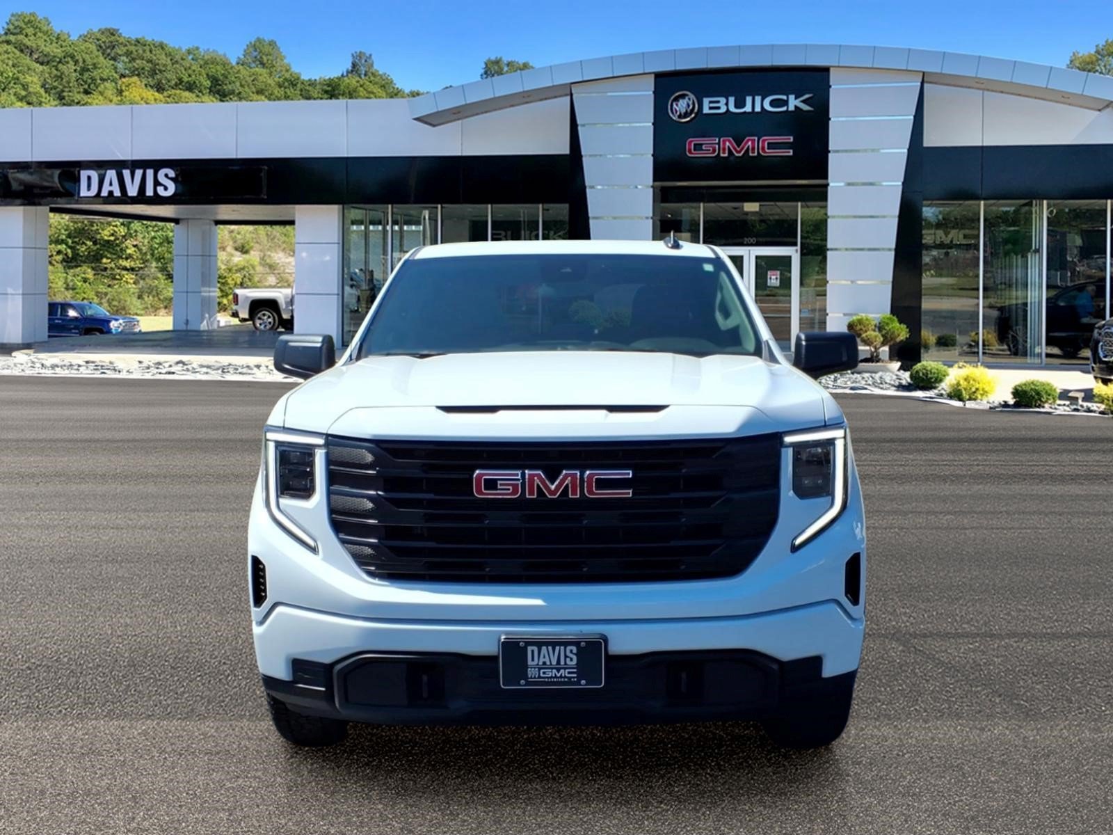 Used 2026 GMC Sierra 1500 Pro w/ Graphite Edition AWD/4WD image 2