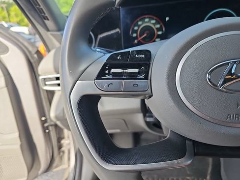 Used 2023 Hyundai Elantra SEL w/ Convenience Package FWD image 12