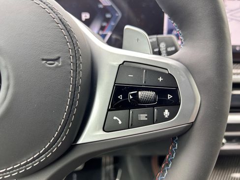 Used 2026 BMW X7 M60i image 10