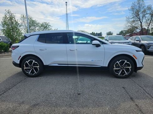 Used 2025 Chevrolet Equinox EV LT FWD image 8