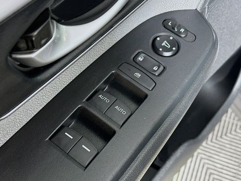 Used 2017 Honda CR-V EX image 17