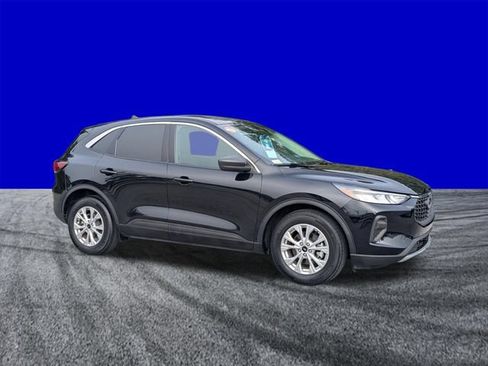 Certified 2023 Ford Escape Active FWD image 2