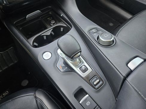 Used 2019 INFINITI QX50 Essential w/ Premium Heat Package image 12