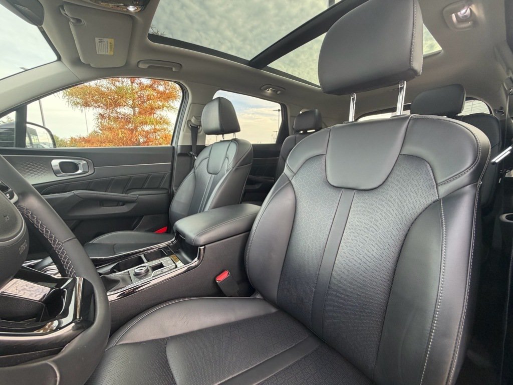 Used 2023 Kia Sorento SX AWD/4WD image 12