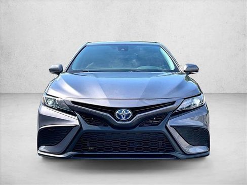 Used 2024 Toyota Camry SE FWD image 3