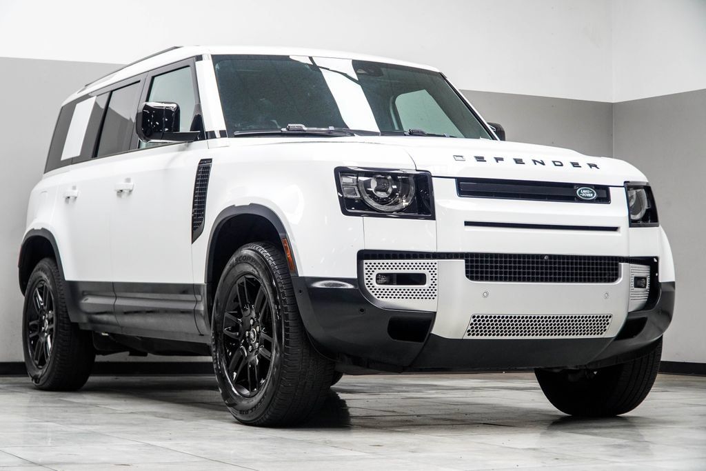 Used 2025 Land Rover Defender 110 S AWD/4WD image 5