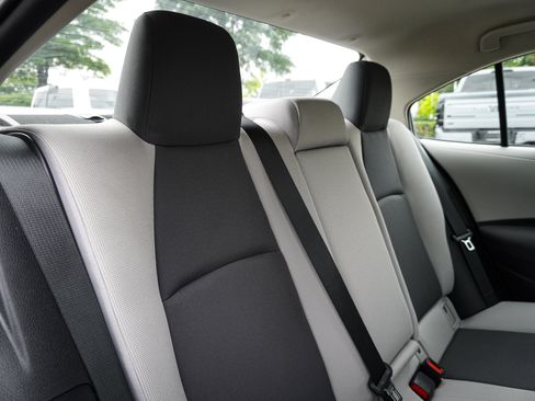 Used 2025 Toyota Corolla LE FWD image 33