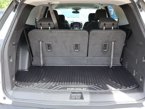 Used 2021 Chevrolet Traverse LT FWD image 34