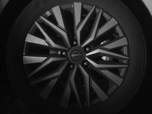 Used 2025 Nissan Altima 2.5 SV image 13